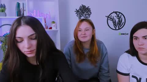 Snapshot of jenny_donne chatting on 02.18.26 jenny_donne online show from 02.18.26