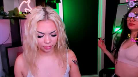 Snapshot of jenny_donne chatting on 03.20.26 jenny_donne online show from 03.20.26