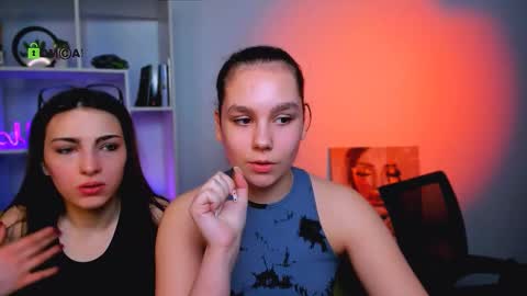 Snapshot of jenny_donne chatting on 03.26.26 jenny_donne online show from 03.26.26