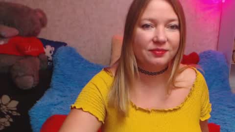 Snapshot of jenny_oliviawow chatting on 11.30.25 All the most interesting in private. my room for my smile online show from 11.30.25