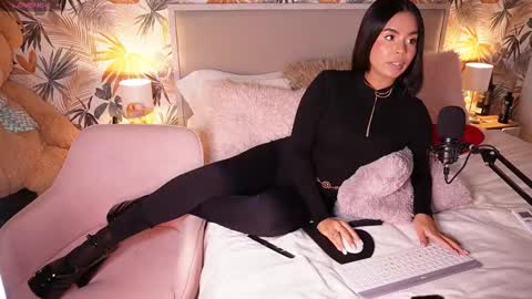 Jenny Roberts online show from 10.11.25