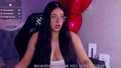 Snapshot of jennyferguson chatting on 02.05.25 Jenny Ferguson online show from 02.05.25