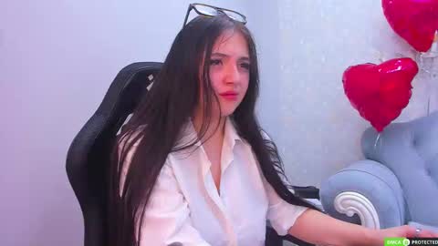 Snapshot of jennyferguson chatting on 02.22.25 Jenny Ferguson online show from 02.22.25