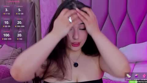 Snapshot of jennyferguson chatting on 10.11.25 Jenny Ferguson online show from 10.11.25