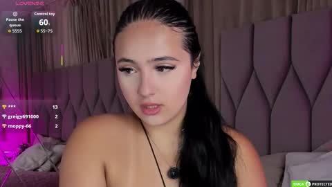 Snapshot of jennyferguson chatting on 11.29.25 Jenny Ferguson online show from 11.29.25