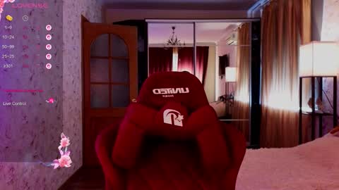 Snapshot of jennykiss11 chatting on 10.07.25 your dream online show from 10.07.25