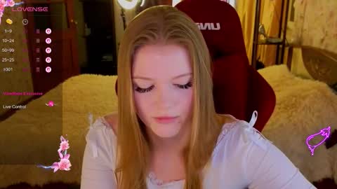 Snapshot of jennykiss11 chatting on 10.22.25 your dream online show from 10.22.25