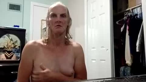 Snapshot of jennywomacks chatting on 07.15.26 jennywomacks online show from 07.15.26