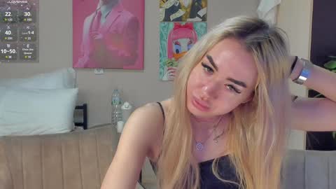 Snapshot of jeremayalove chatting on 12.06.24 Hi hi We are Jessie and Betti online show from 12.06.24