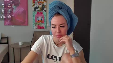 Snapshot of jeremayalove chatting on 03.04.25 Hi hi We are Jessie and Betti online show from 03.04.25