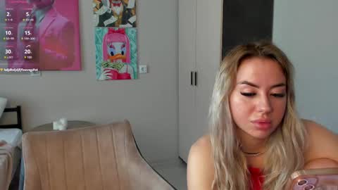 Snapshot of jeremayalove chatting on 03.12.25 Hi hi We are Jessie and Betti online show from 03.12.25