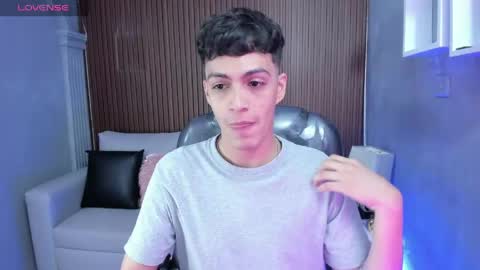Snapshot of jeremias_1 chatting on 05.25.26 JEREMIAS online show from 05.25.26