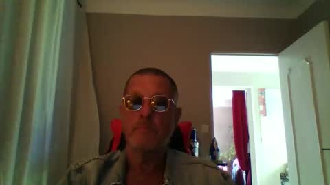 Snapshot of jerflor chatting on 10.04.25 jerflor online show from 10.04.25