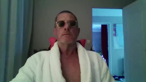 Snapshot of jerflor chatting on 10.19.25 jerflor online show from 10.19.25