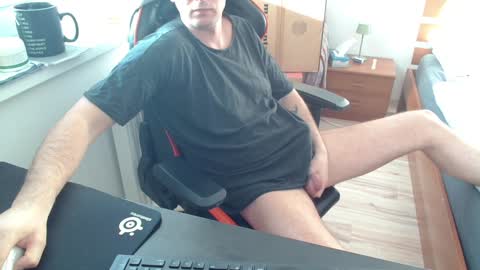 Snapshot of jerklove1006 chatting on 01.13.25 Boy likes daddies online show from 01.13.25