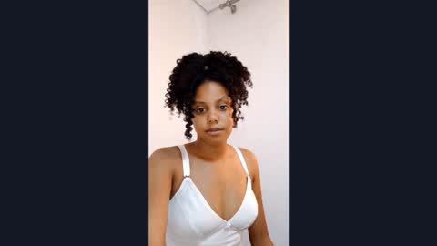 Snapshot of jerricavalladores chatting on 02.15.26 Bella online show from 02.15.26