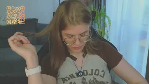 Snapshot of jess0e9 chatting on 07.18.26 JessieVibes online show from 07.18.26