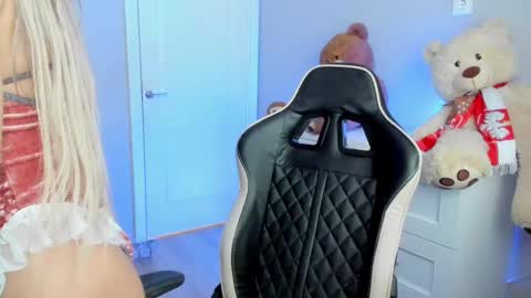 jess1ca_rabb1t online show from 12.17.24