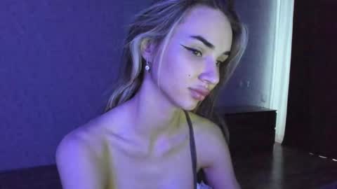 Snapshot of jess1ca_rabb1t chatting on 11.15.25 jess1ca_rabb1t online show from 11.15.25