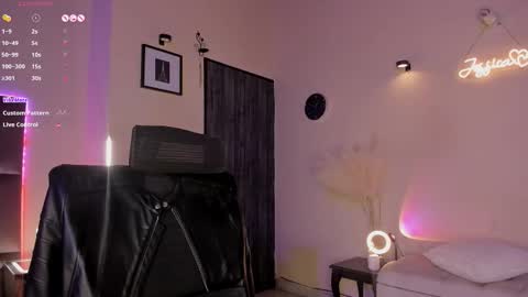 Snapshot of jesscollen chatting on 01.15.26 itsjesscollen online show from 01.15.26