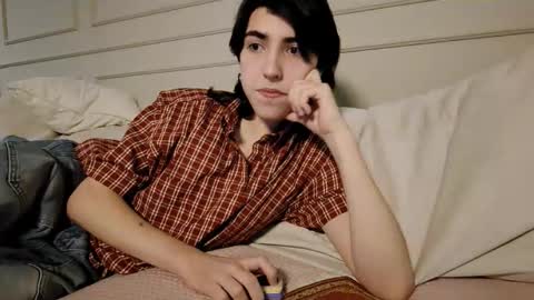 Snapshot of jesse_estrella chatting on 10.10.25 Jesee Estrella online show from 10.10.25