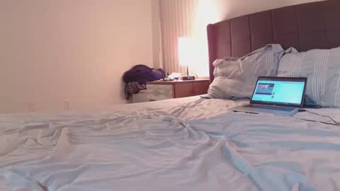 Snapshot of jessesbubble chatting on 02.01.25 Jesse online show from 02.01.25