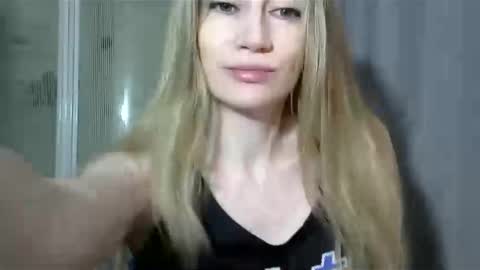 JessFox1 online show from 01.26.25