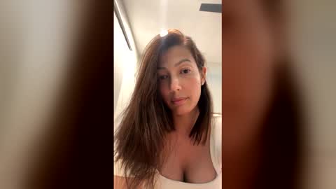 Jessica Gomez online show from 05.10.26