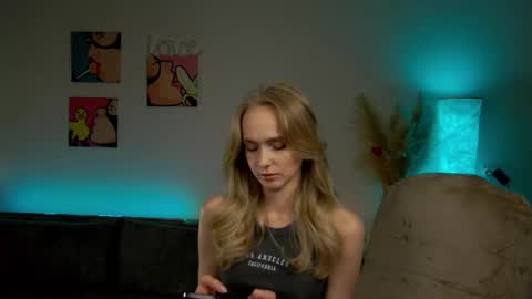 Snapshot of jessica_rays chatting on 09.20.25 Jessica online show from 09.20.25