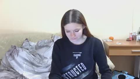 jessicaholland1 online show from 04.28.26