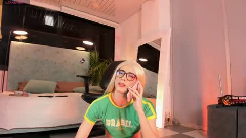 Snapshot of jessicameron chatting on 06.30.26 JESSI AND NAOMI online show from 06.30.26