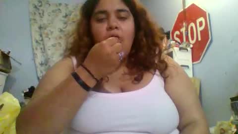 Snapshot of jessicarabbits4 chatting on 05.22.26 dovedianna online show from 05.22.26