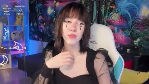 Snapshot of jessiefrost chatting on 10.31.25 jessiefrost online show from 10.31.25