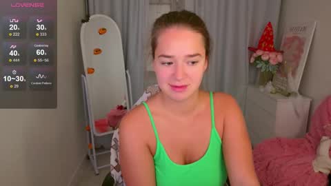 Snapshot of jessiestarz chatting on 10.27.25 Jessi online show from 10.27.25