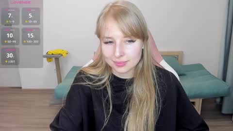 Snapshot of jessy_comely chatting on 01.22.25 Jessy online show from 01.22.25