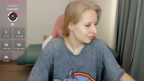 Snapshot of jessy_comely chatting on 03.09.25 Jessy online show from 03.09.25