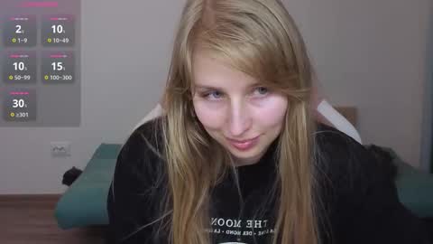 Snapshot of jessy_comely chatting on 11.30.25 Jessy online show from 11.30.25