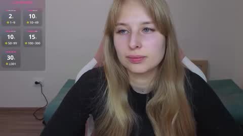 Snapshot of jessy_comely chatting on 12.14.25 Jessy online show from 12.14.25