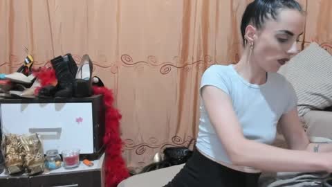 Snapshot of jessylonghair chatting on 06.18.26 Jessylonghair online show from 06.18.26