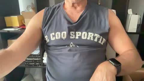 Snapshot of jesuiscoquinoui chatting on 01.05.25 Jesuiscoquin online show from 01.05.25