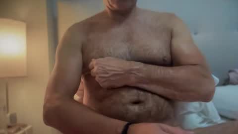 Snapshot of jesuiscoquinoui chatting on 12.17.25 Jesuiscoquin online show from 12.17.25