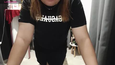 jesy_001 online show from 10.29.25