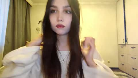 I am Gina ntmu Lets hit 10 Thumbs Up together online show from 02.20.26