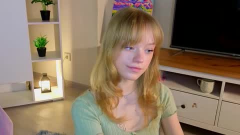 Snapshot of jewellhogan chatting on 02.25.26 Gwen online show from 02.25.26