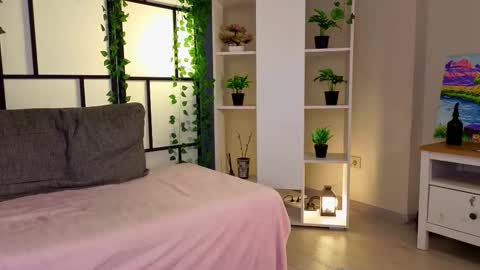 Snapshot of jewellhogan chatting on 03.04.26 Gwen online show from 03.04.26