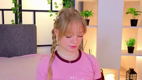 Snapshot of jewellhogan chatting on 03.20.26 Gwen online show from 03.20.26