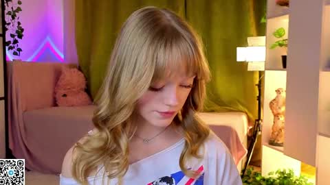 Gwen online show from 04.28.26