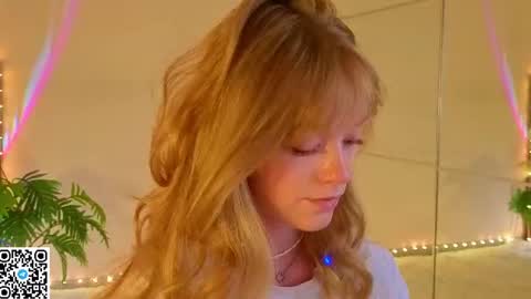 Snapshot of jewellhogan chatting on 07.01.26 Gwen online show from 07.01.26
