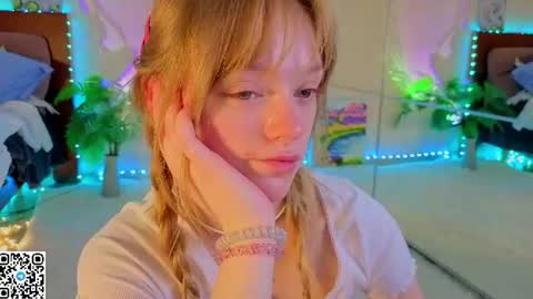 Snapshot of jewellhogan chatting on 07.14.26 Gwen online show from 07.14.26