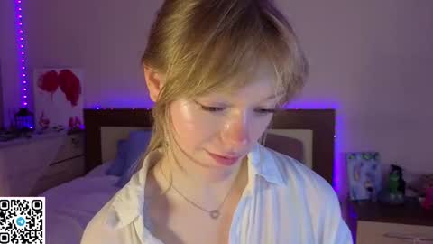 Snapshot of jewellhogan chatting on 07.29.26 Gwen online show from 07.29.26
